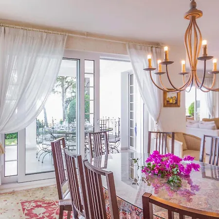 7 Bedroom Cozy In